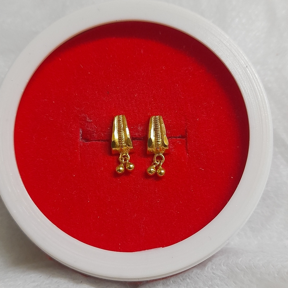 Beautiful new small earrings - Picture 2 of 10